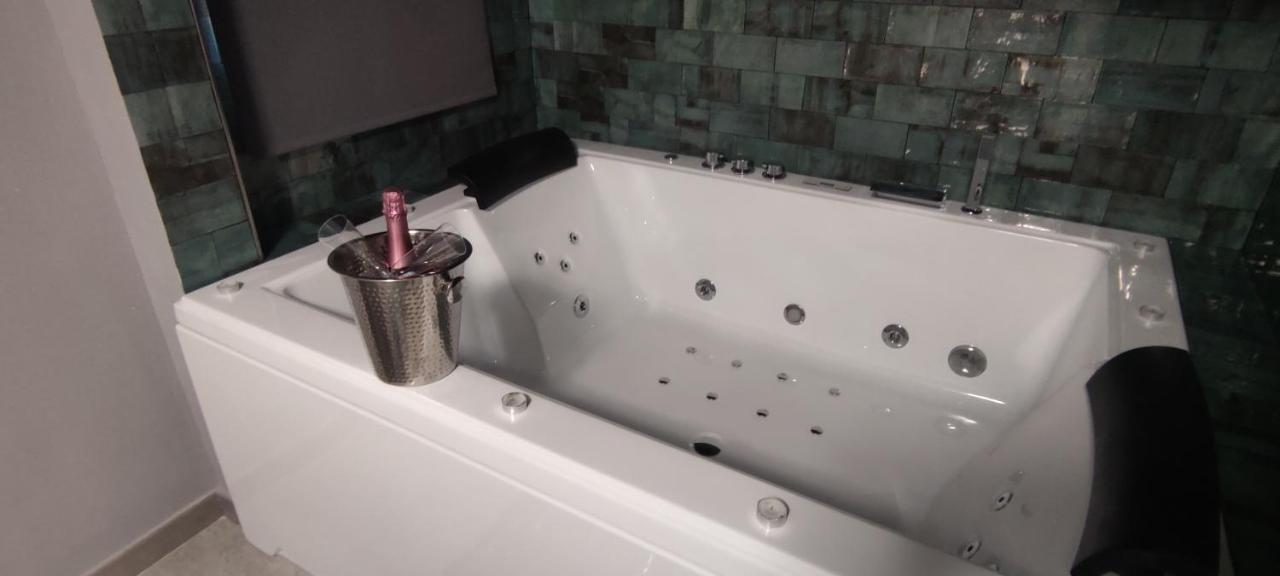 Апартаменты Latorre Jacuzzi Jerez Херес-де-ла-Фронтера Экстерьер фото