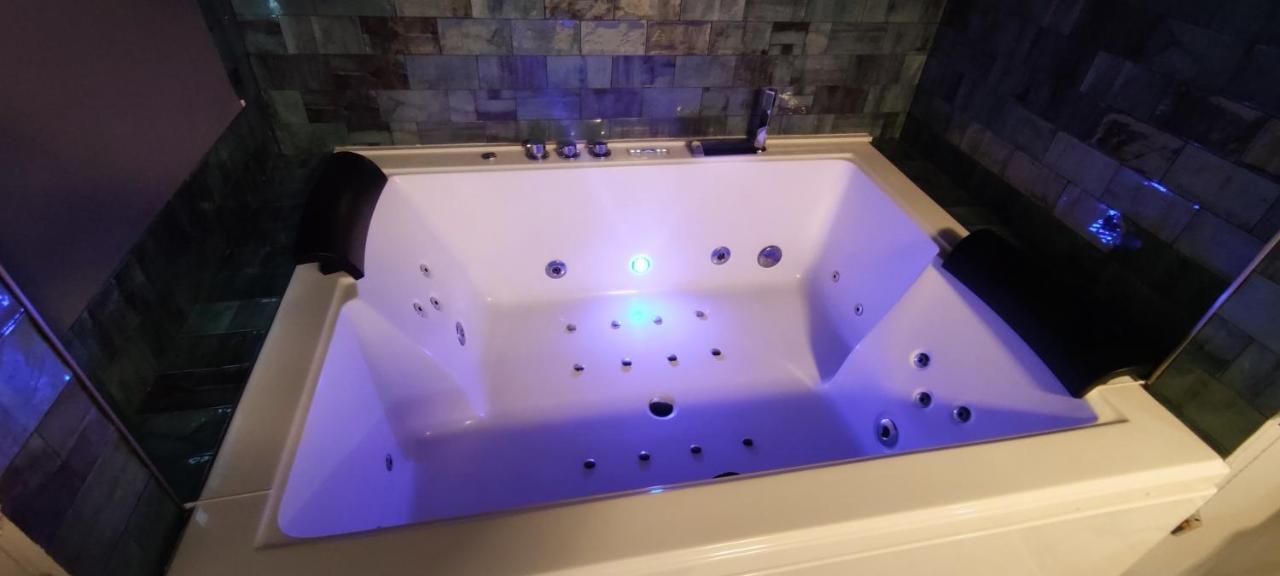 Апартаменты Latorre Jacuzzi Jerez Херес-де-ла-Фронтера Экстерьер фото